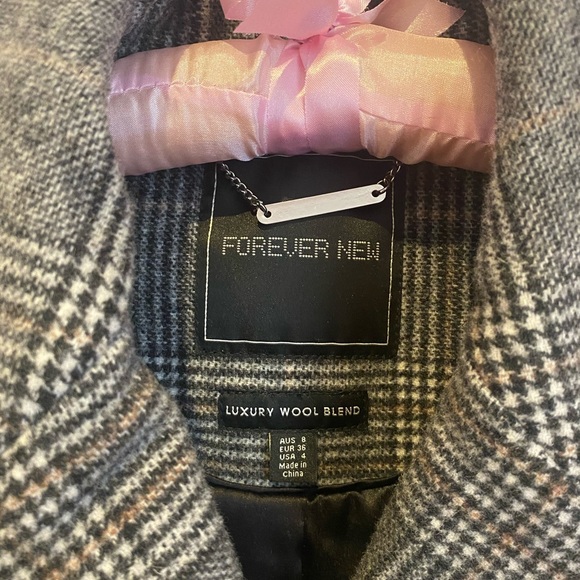 Forever New wool blend coat size 8 - Picture 2 of 4